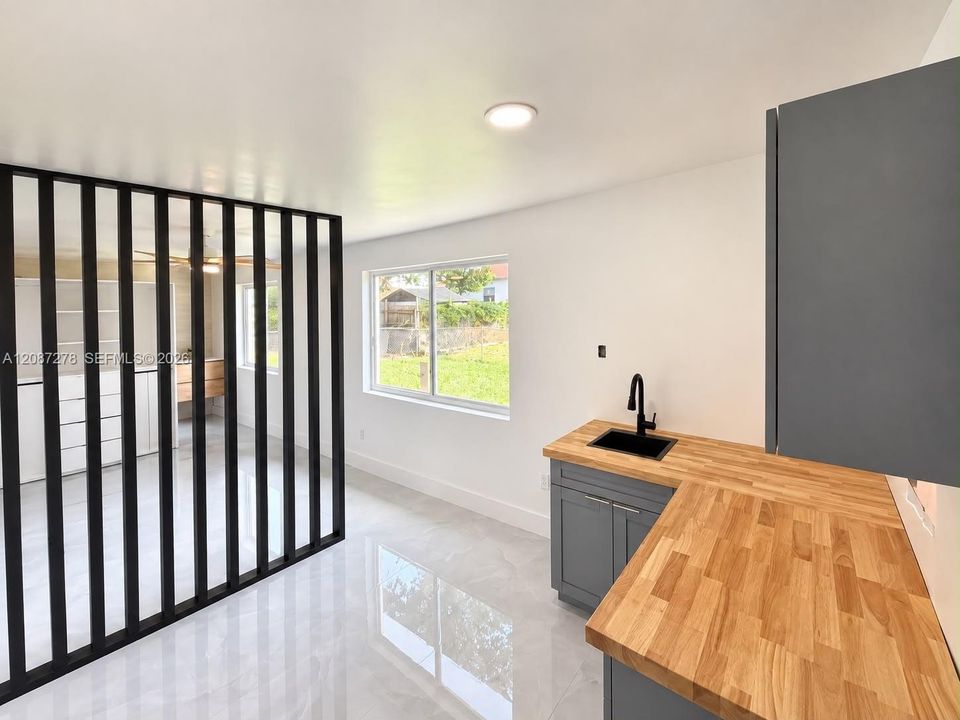 En Venta: $609,000 (3 camas, 3 baños, 1473 Pies cuadrados)