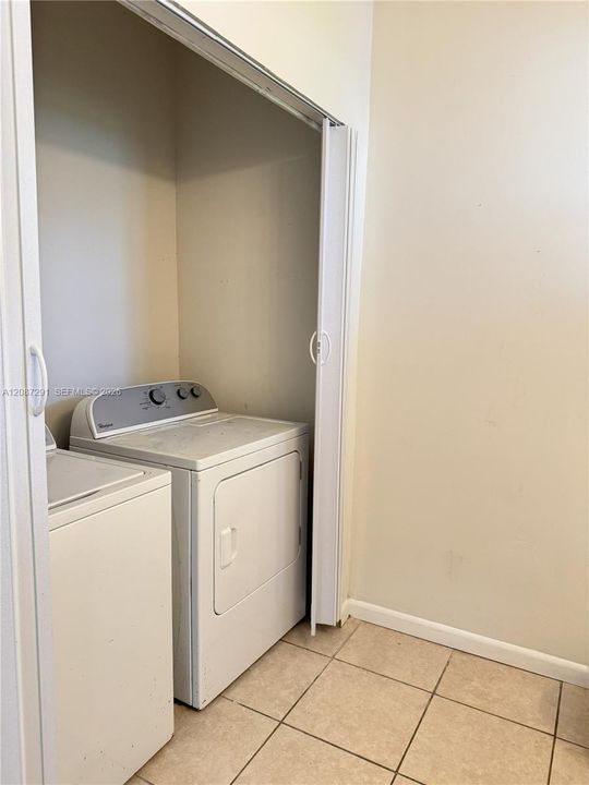 For Rent: $3,700 (3 beds, 2 baths, 1570 Square Feet)