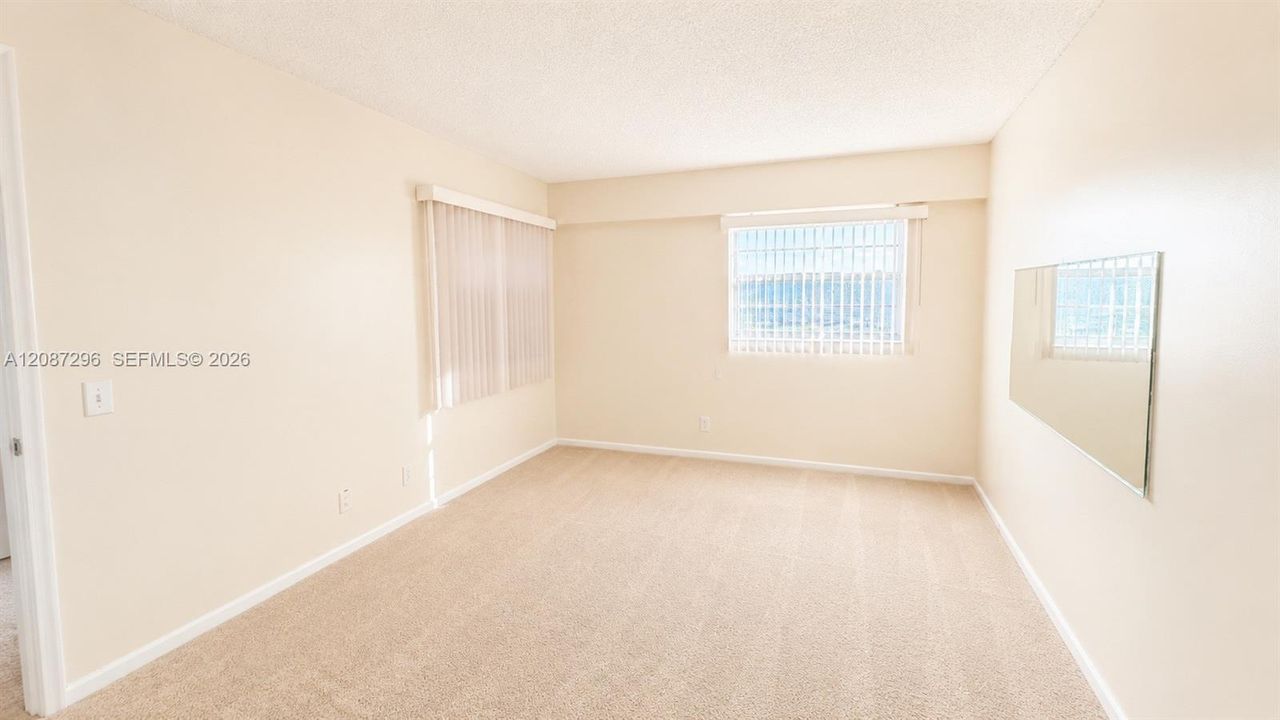 For Sale: $169,999 (2 beds, 2 baths, 1106 Square Feet)
