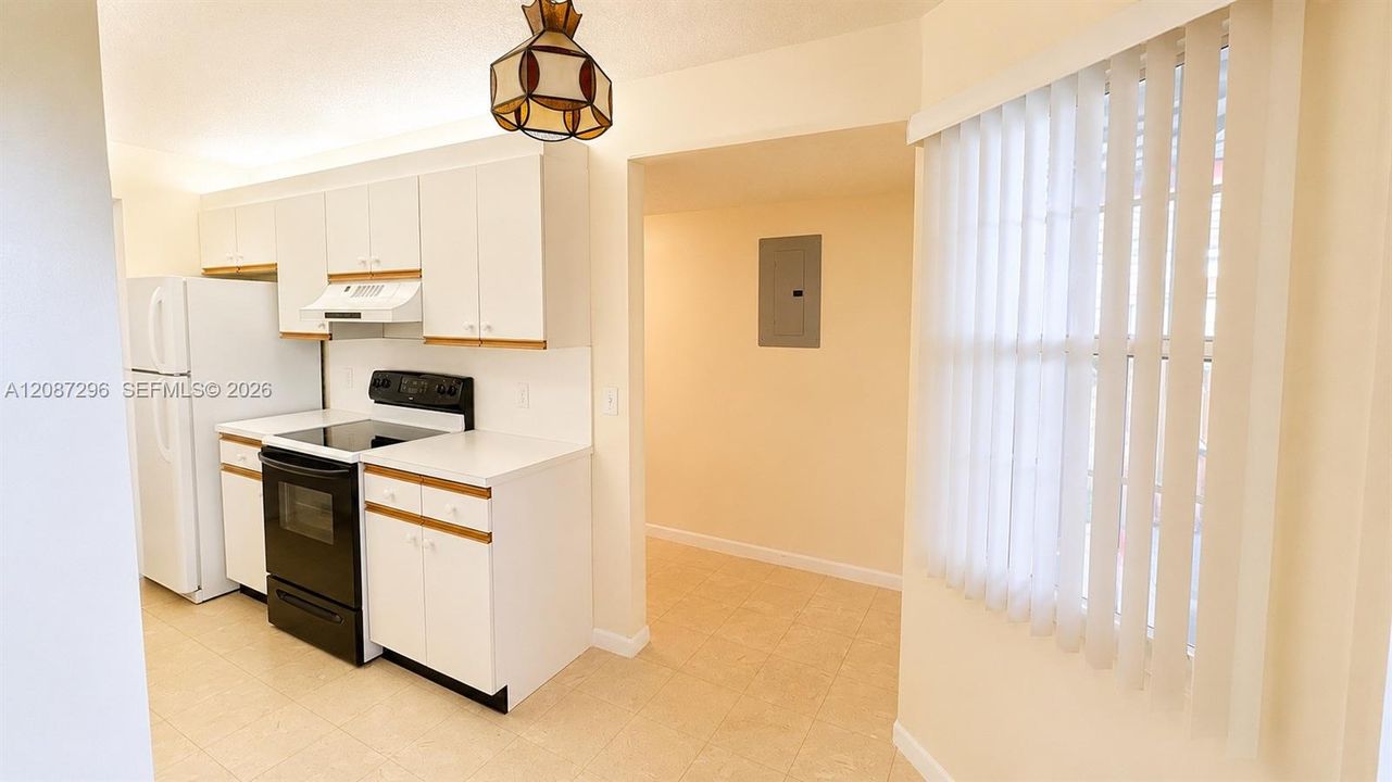 For Sale: $169,999 (2 beds, 2 baths, 1106 Square Feet)