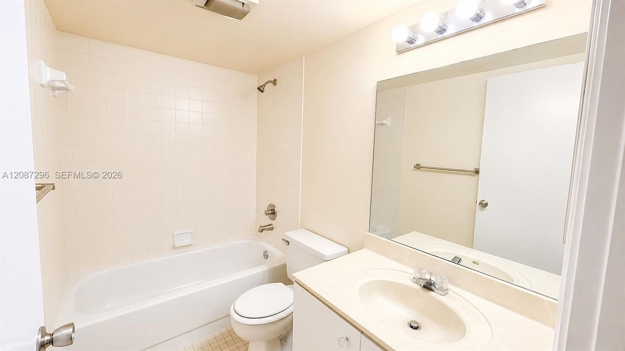 For Sale: $169,999 (2 beds, 2 baths, 1106 Square Feet)