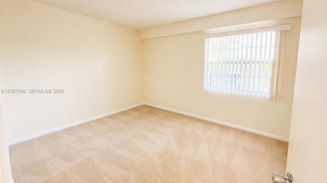 For Sale: $169,999 (2 beds, 2 baths, 1106 Square Feet)