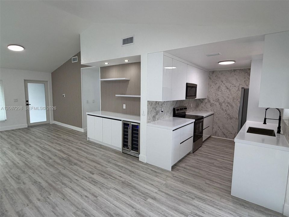 На продажу: $499,999 (3 спален, 2 ванн, 1083 Квадратных фут)
