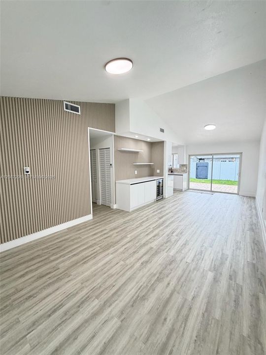 На продажу: $499,999 (3 спален, 2 ванн, 1083 Квадратных фут)