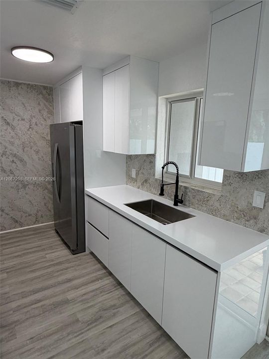 На продажу: $499,999 (3 спален, 2 ванн, 1083 Квадратных фут)