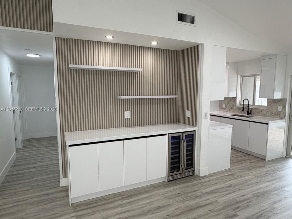 На продажу: $499,999 (3 спален, 2 ванн, 1083 Квадратных фут)