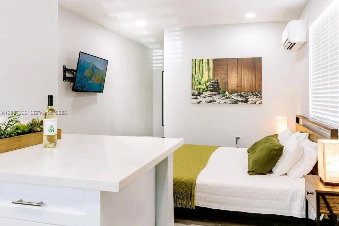 For Rent: $1,800 (1 beds, 1 baths, 550 Square Feet)