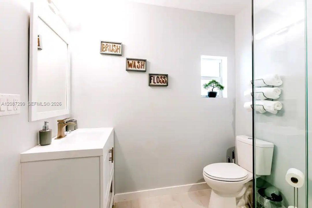 For Rent: $1,800 (1 beds, 1 baths, 550 Square Feet)