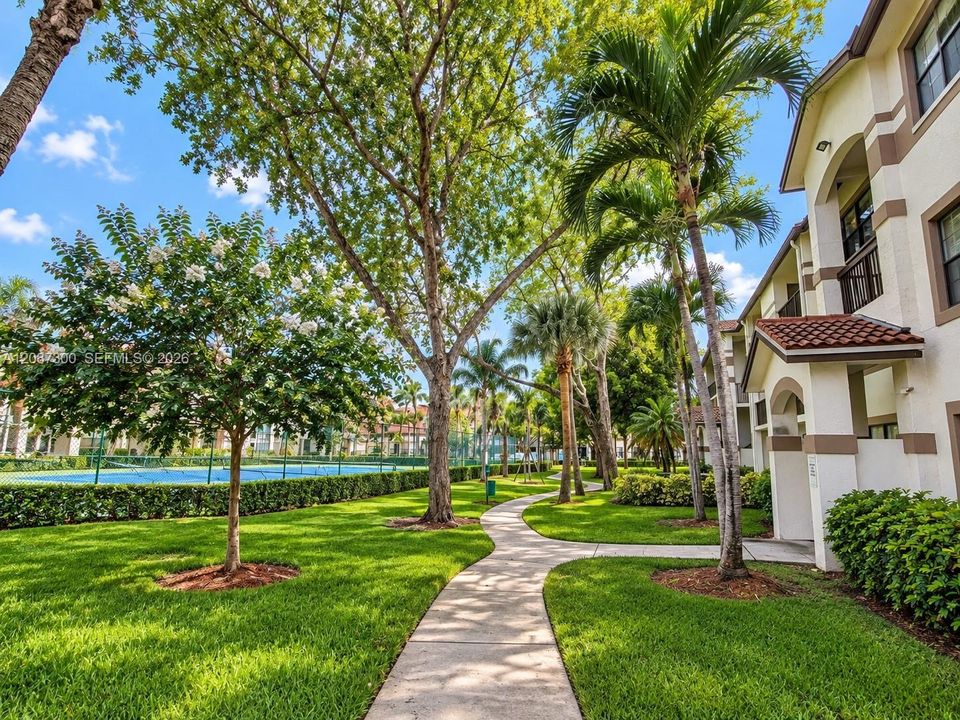 For Rent: $1,800 (1 beds, 1 baths, 650 Square Feet)