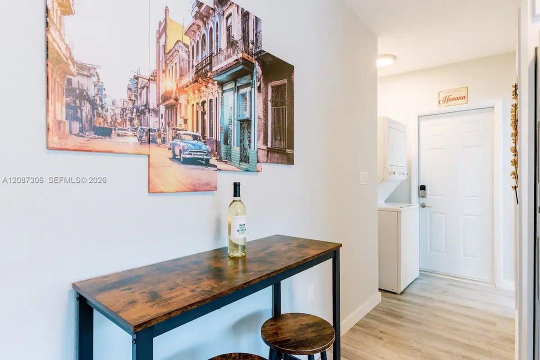 For Rent: $2,100 (1 beds, 1 baths, 600 Square Feet)