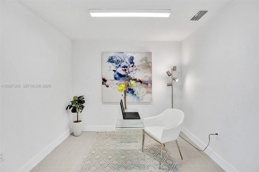 В аренду: $7,700 (2 спален, 2 ванн, 1664 Квадратных фут)