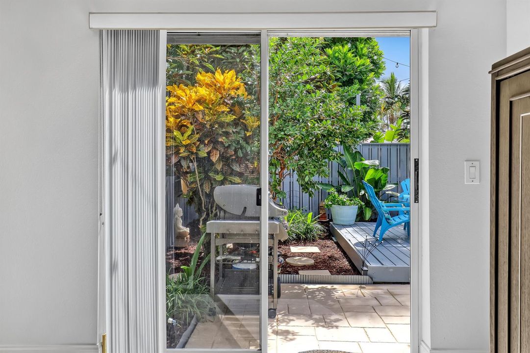 Access to Back Yard Deck
