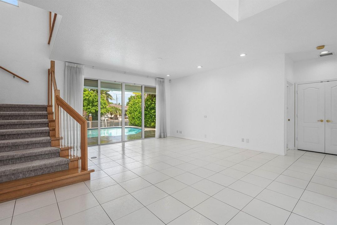 007-807CoventryStreet-BocaRaton-FL-33487