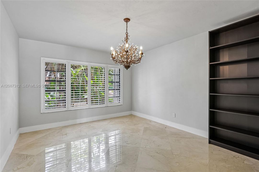 En Venta: $1,290,000 (5 camas, 3 baños, 3057 Pies cuadrados)
