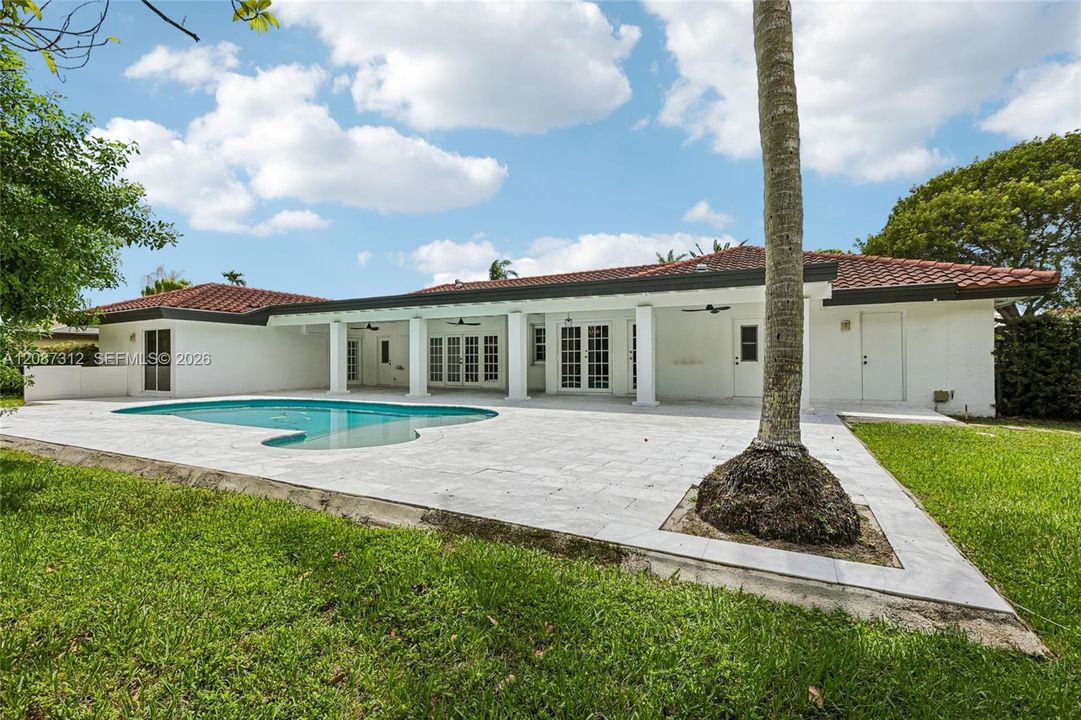 En Venta: $1,290,000 (5 camas, 3 baños, 3057 Pies cuadrados)