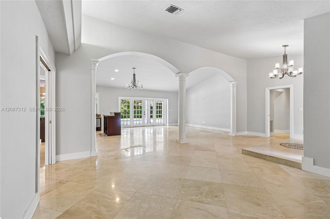 En Venta: $1,290,000 (5 camas, 3 baños, 3057 Pies cuadrados)