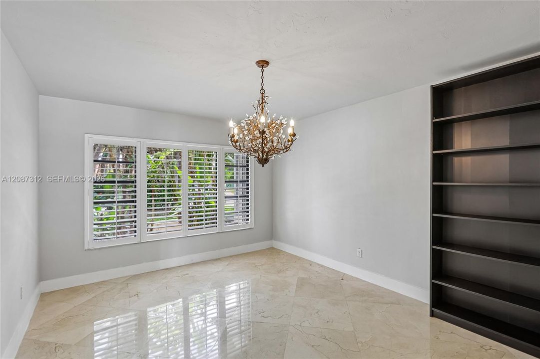 En Venta: $1,290,000 (5 camas, 3 baños, 3057 Pies cuadrados)