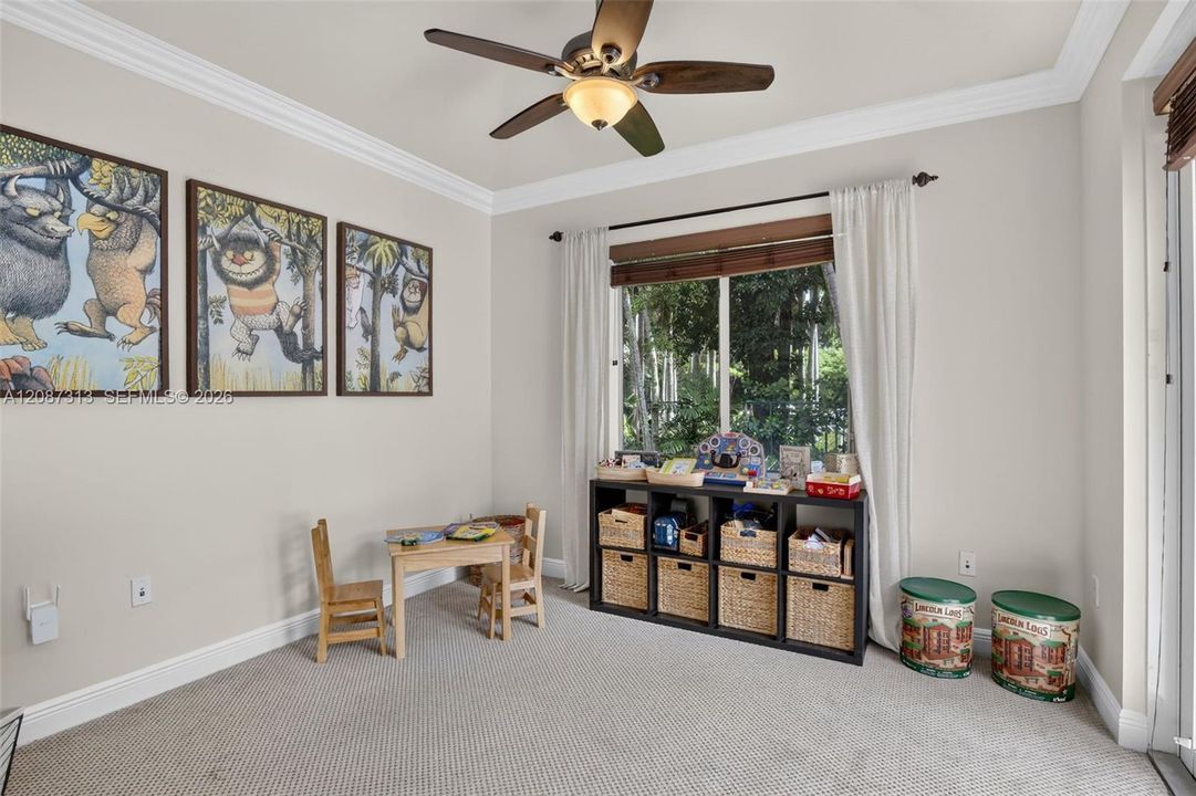 For Sale: $1,275,000 (5 beds, 4 baths, 3866 Square Feet)