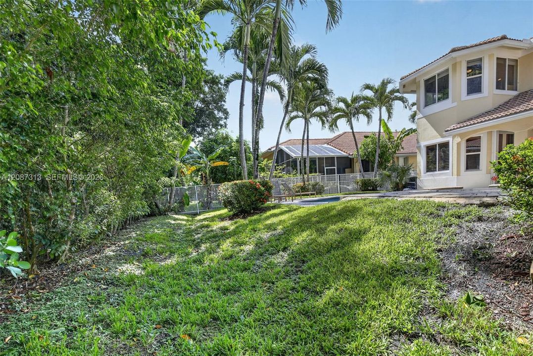 For Sale: $1,275,000 (5 beds, 4 baths, 3866 Square Feet)