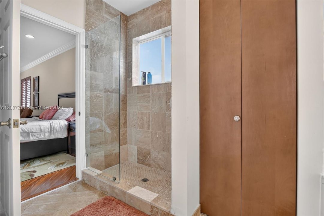 For Sale: $1,275,000 (5 beds, 4 baths, 3866 Square Feet)
