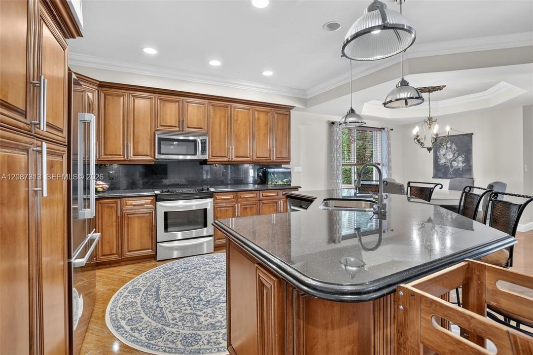 For Sale: $1,275,000 (5 beds, 4 baths, 3866 Square Feet)