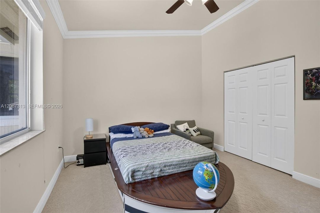For Sale: $1,275,000 (5 beds, 4 baths, 3866 Square Feet)