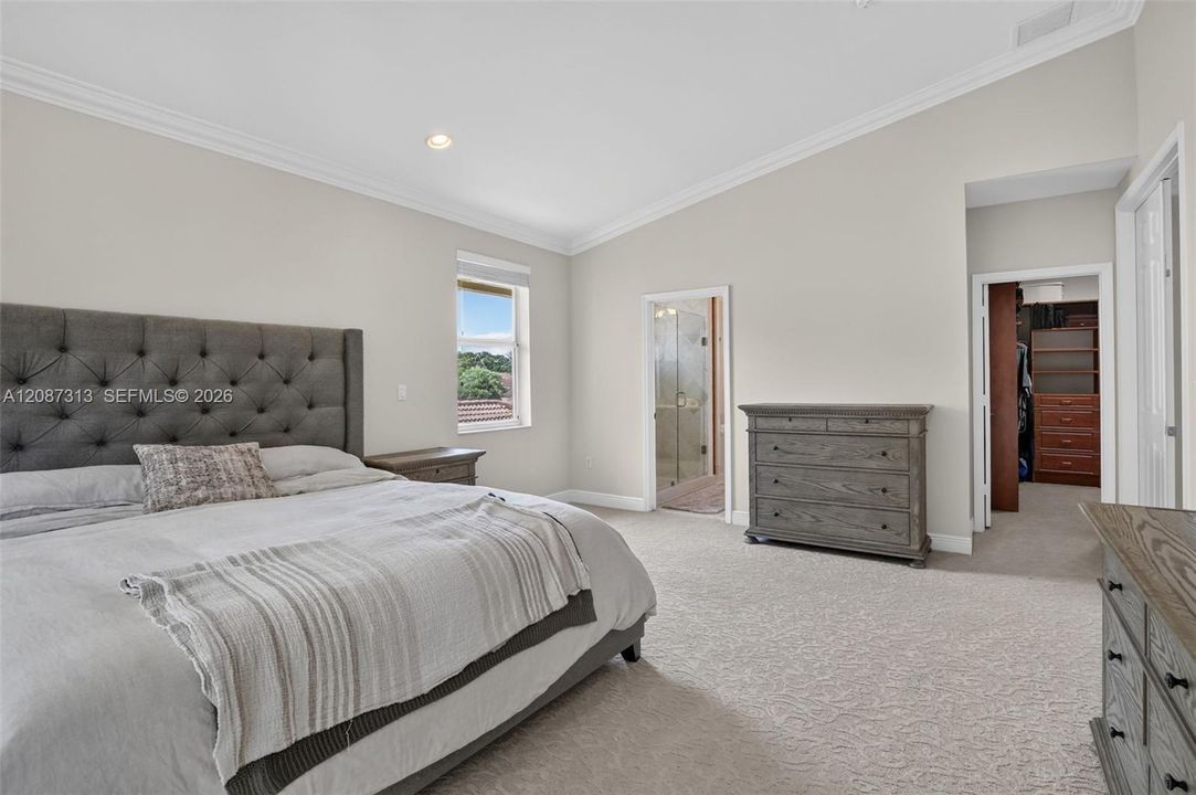 For Sale: $1,275,000 (5 beds, 4 baths, 3866 Square Feet)