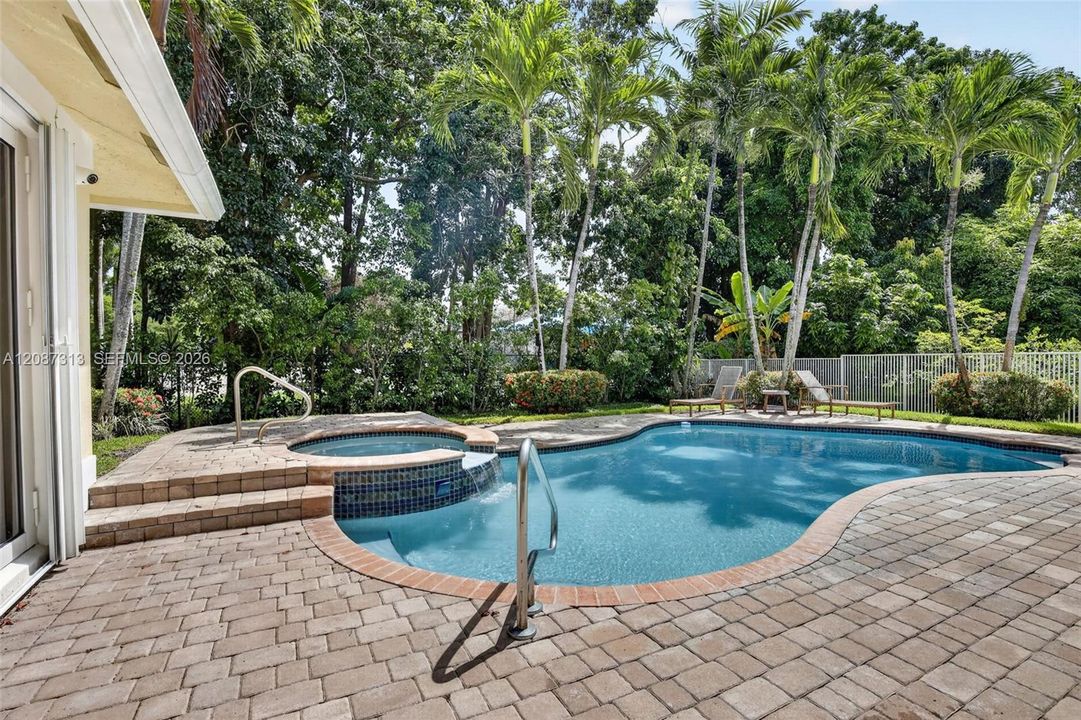 For Sale: $1,275,000 (5 beds, 4 baths, 3866 Square Feet)
