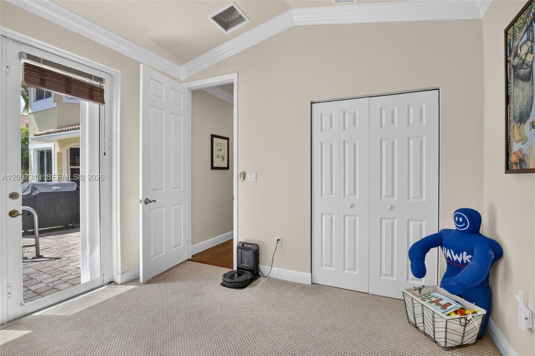 For Sale: $1,275,000 (5 beds, 4 baths, 3866 Square Feet)