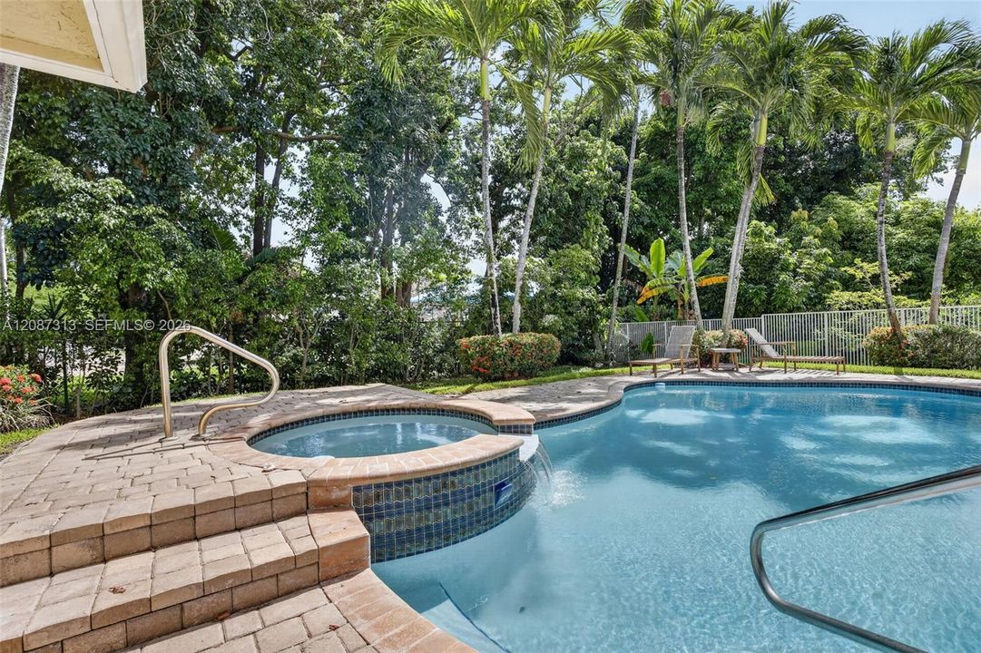 For Sale: $1,275,000 (5 beds, 4 baths, 3866 Square Feet)