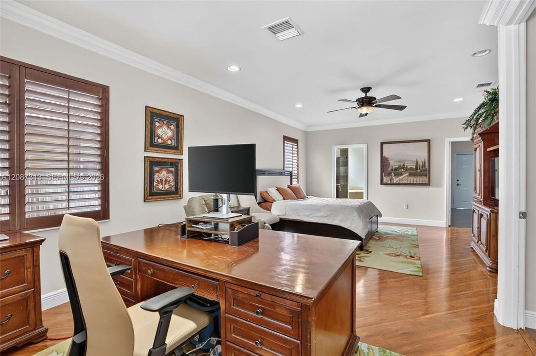 For Sale: $1,275,000 (5 beds, 4 baths, 3866 Square Feet)