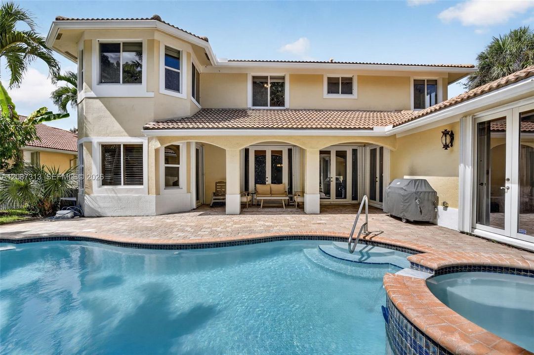 For Sale: $1,275,000 (5 beds, 4 baths, 3866 Square Feet)