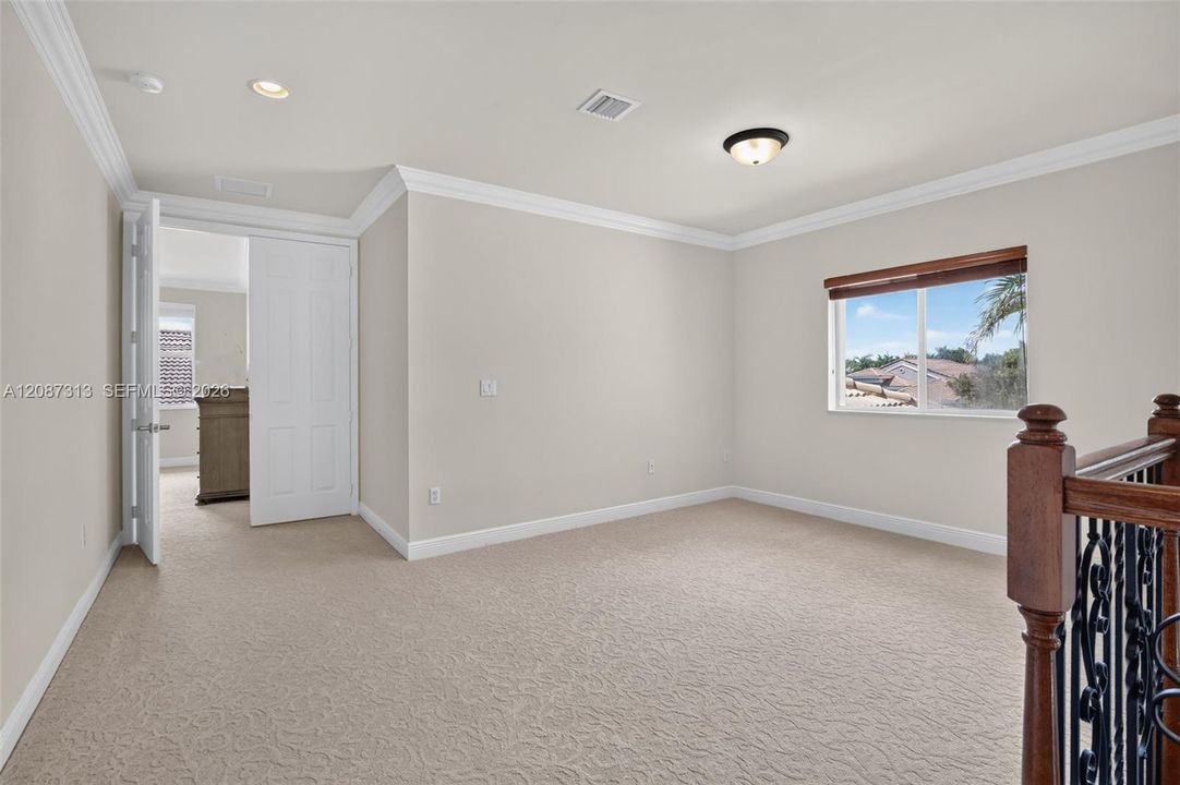 For Sale: $1,275,000 (5 beds, 4 baths, 3866 Square Feet)