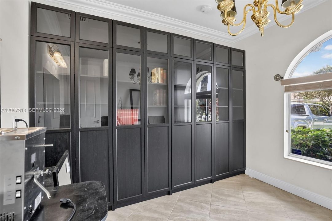 For Sale: $1,275,000 (5 beds, 4 baths, 3866 Square Feet)