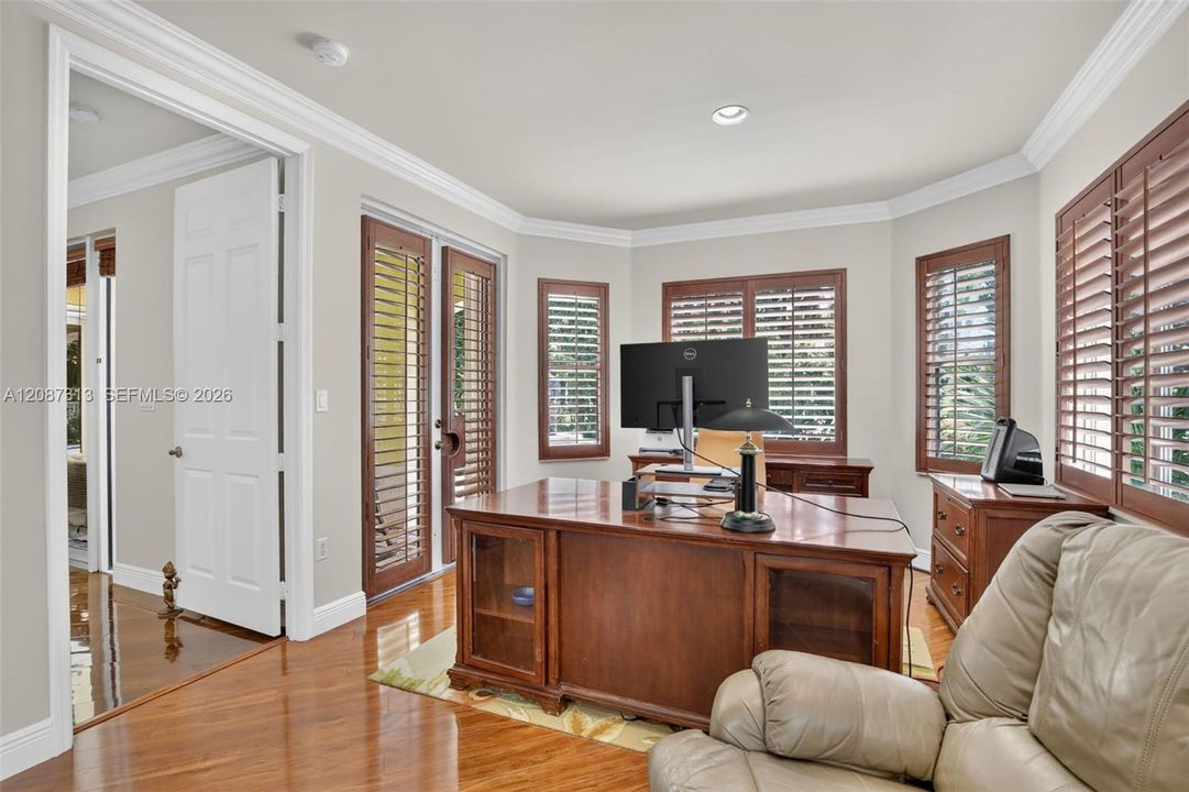 For Sale: $1,275,000 (5 beds, 4 baths, 3866 Square Feet)