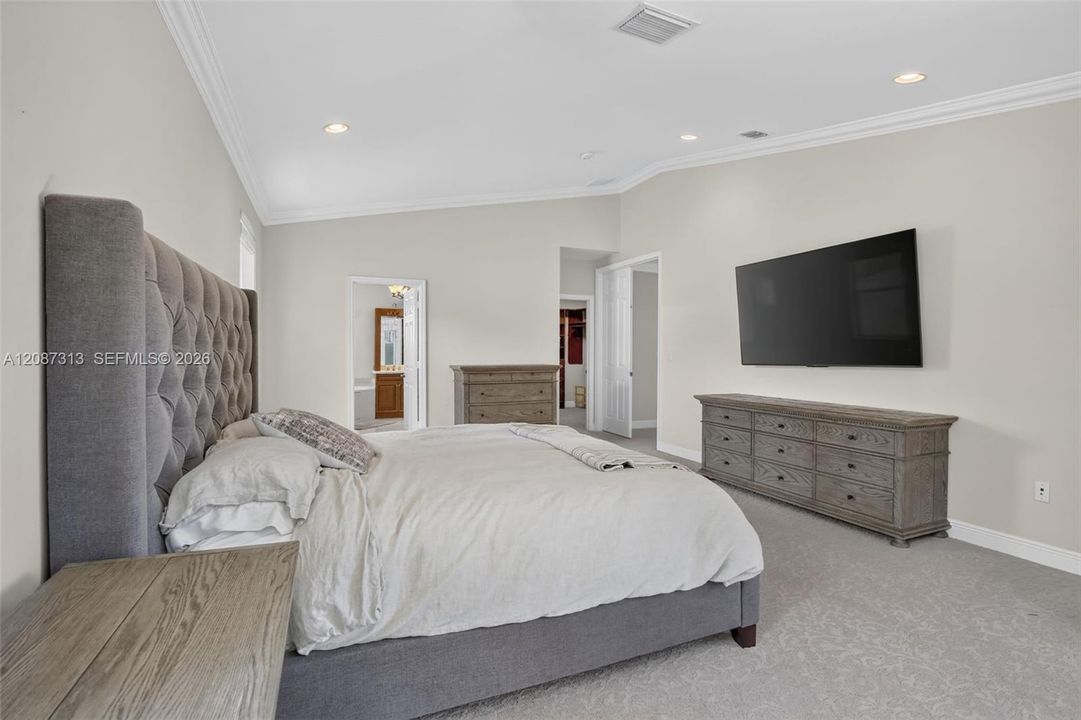 For Sale: $1,275,000 (5 beds, 4 baths, 3866 Square Feet)
