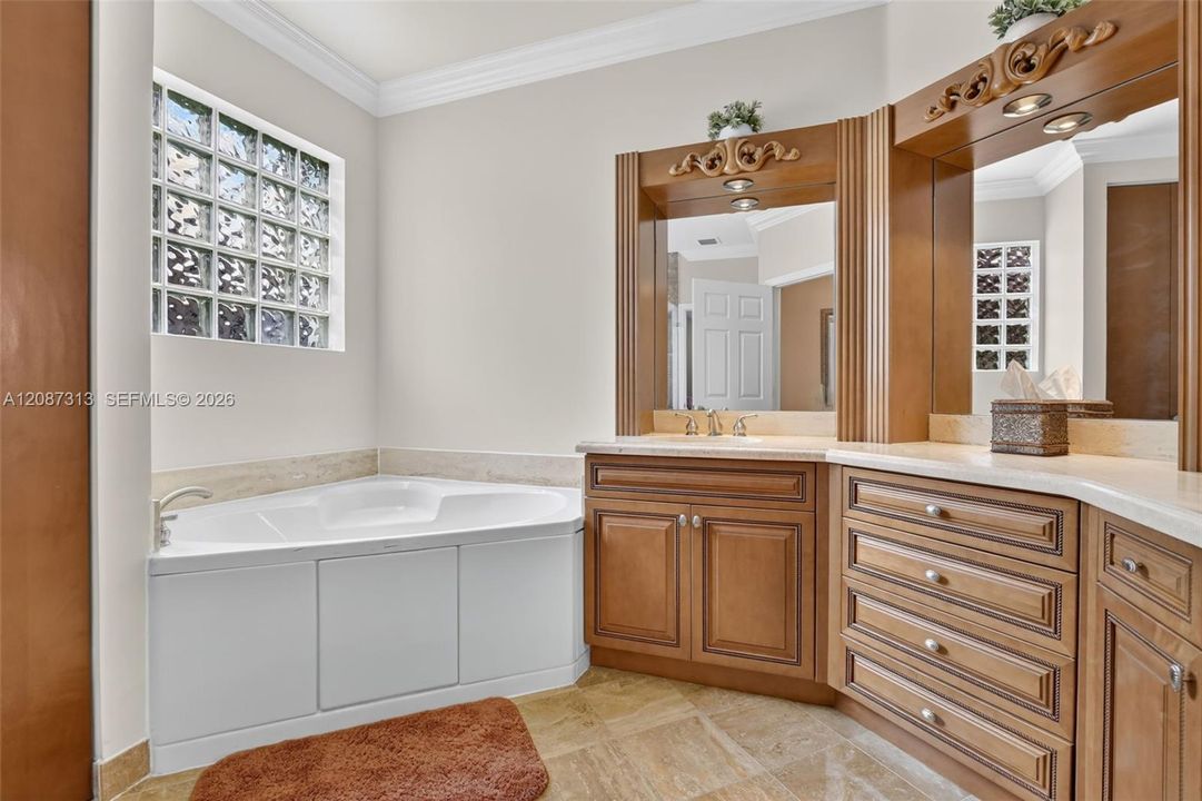 For Sale: $1,275,000 (5 beds, 4 baths, 3866 Square Feet)