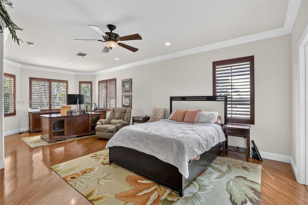 For Sale: $1,275,000 (5 beds, 4 baths, 3866 Square Feet)