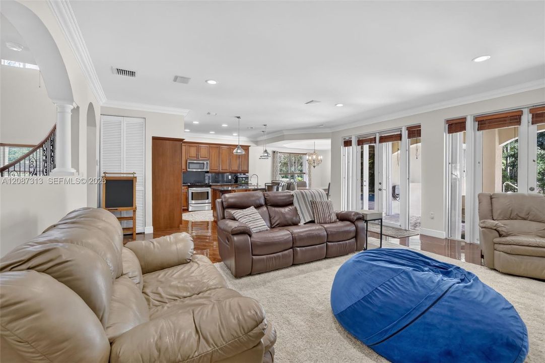 For Sale: $1,275,000 (5 beds, 4 baths, 3866 Square Feet)