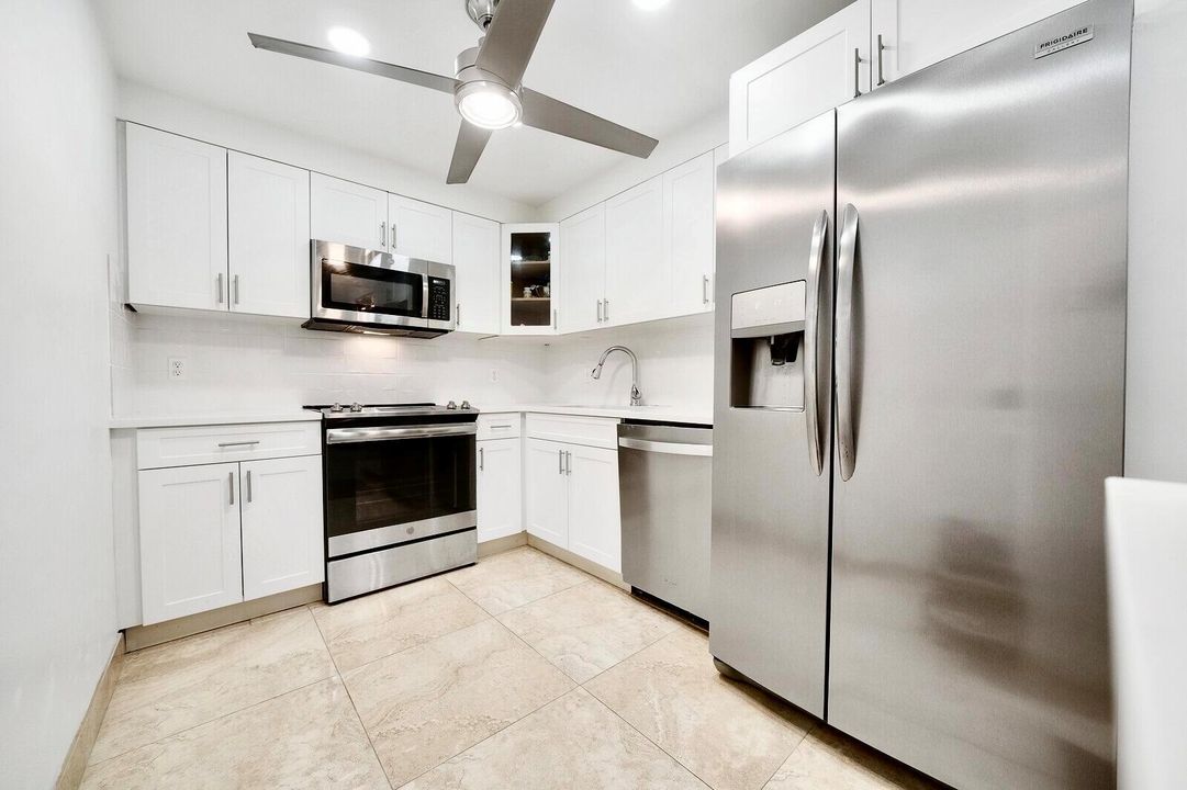 STAINLESS KITCHEN