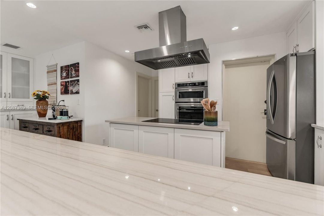 For Sale: $1,695,000 (4 beds, 2 baths, 2220 Square Feet)