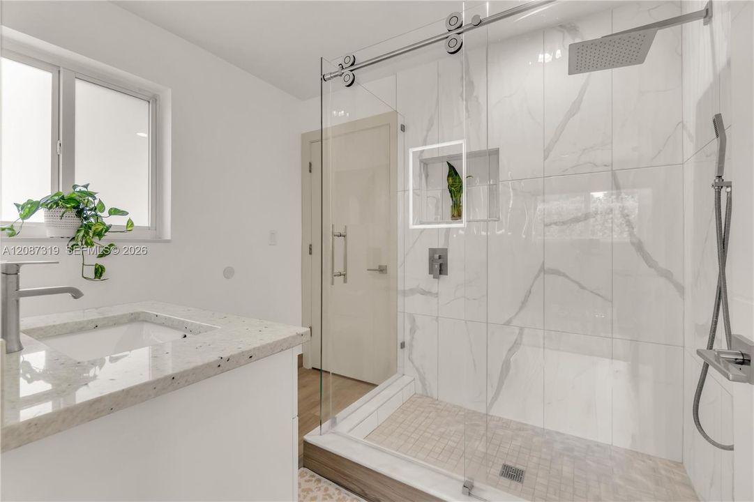 2nd Bathroom