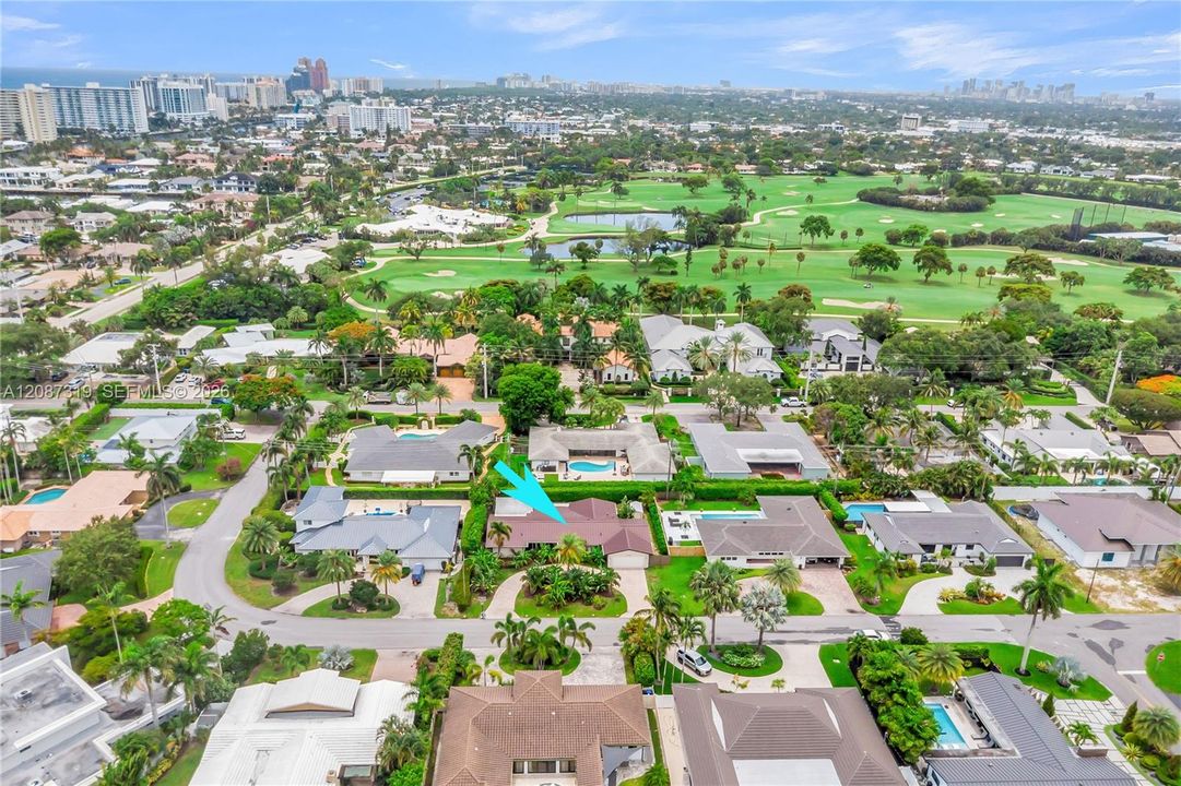 For Sale: $1,695,000 (4 beds, 2 baths, 2220 Square Feet)