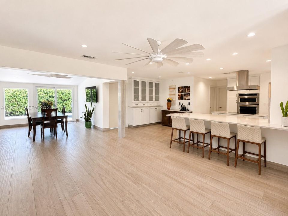 For Sale: $1,695,000 (4 beds, 2 baths, 2220 Square Feet)