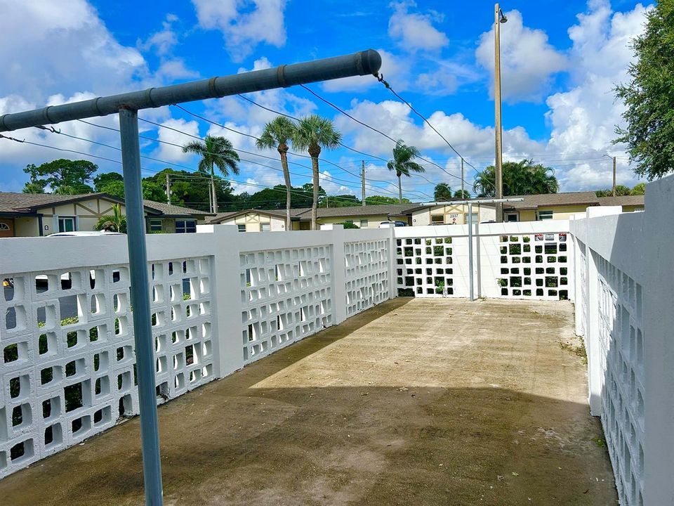 CLOTHES LINE