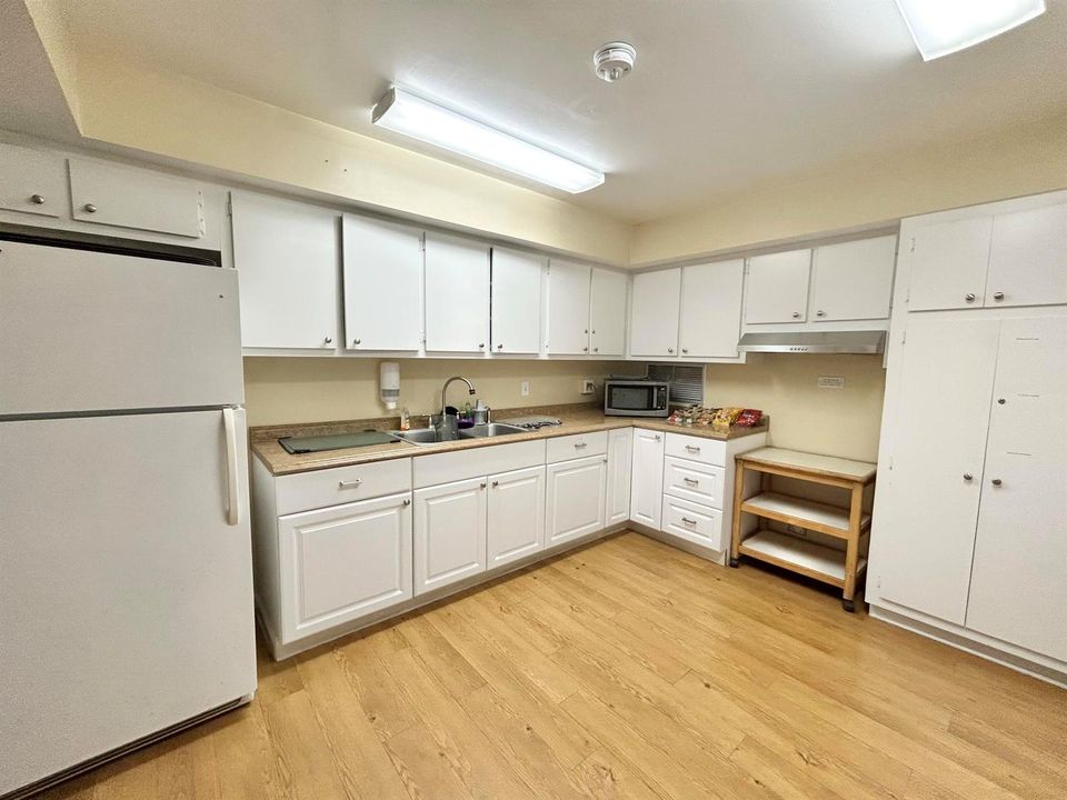 CLUBHOUSE KITCHEN FACILITIES