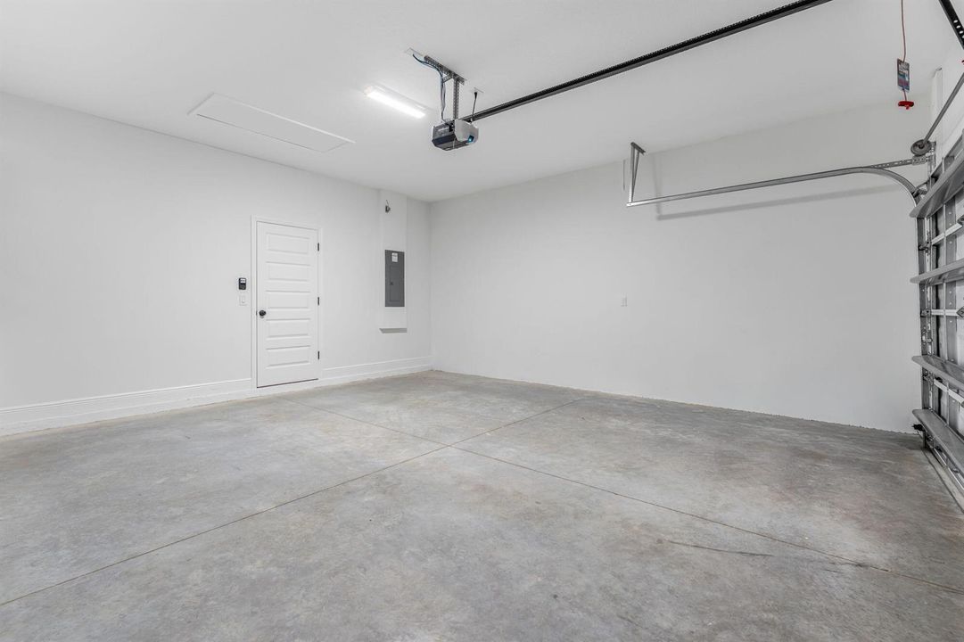 8115-104th-Ave-HigMedia-039