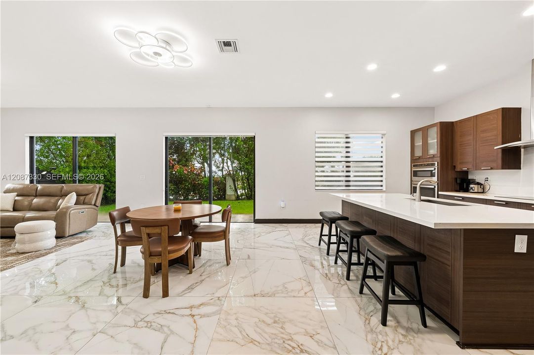 For Sale: $990,000 (5 beds, 4 baths, 3355 Square Feet)