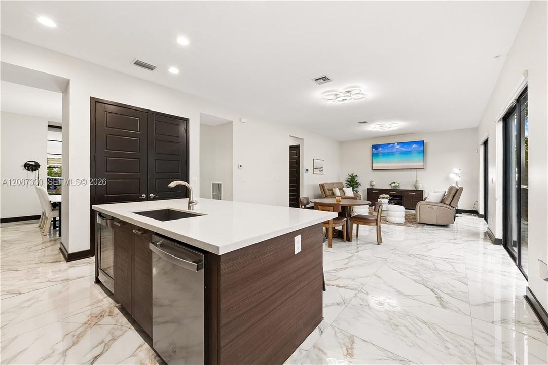 For Sale: $990,000 (5 beds, 4 baths, 3355 Square Feet)