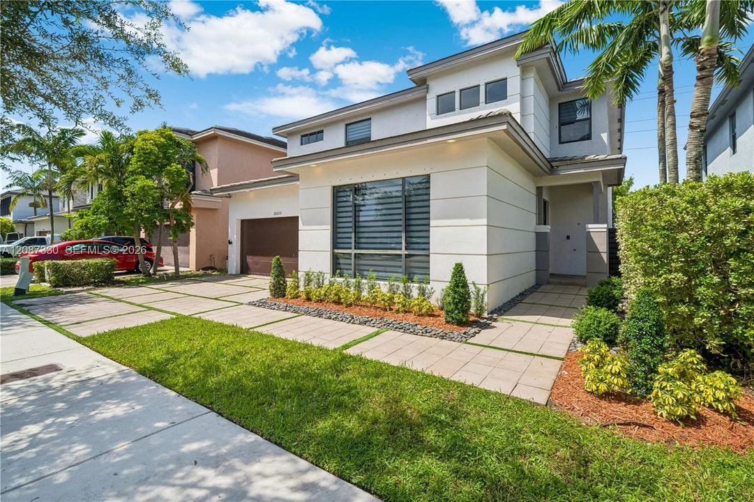 For Sale: $990,000 (5 beds, 4 baths, 3355 Square Feet)